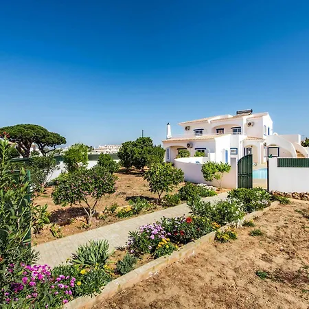 Dois Pinheiros * Albufeira